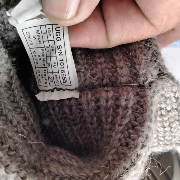 UGG BOOTS - Picture 5 of 5